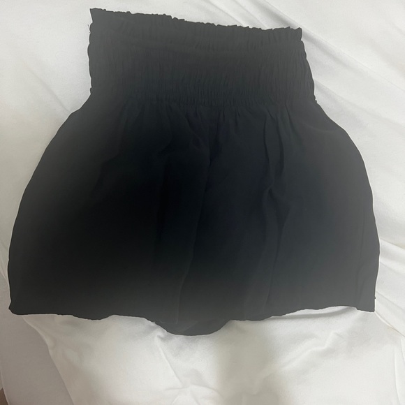 High waisted black stretchy nice shorts - Picture 2 of 3